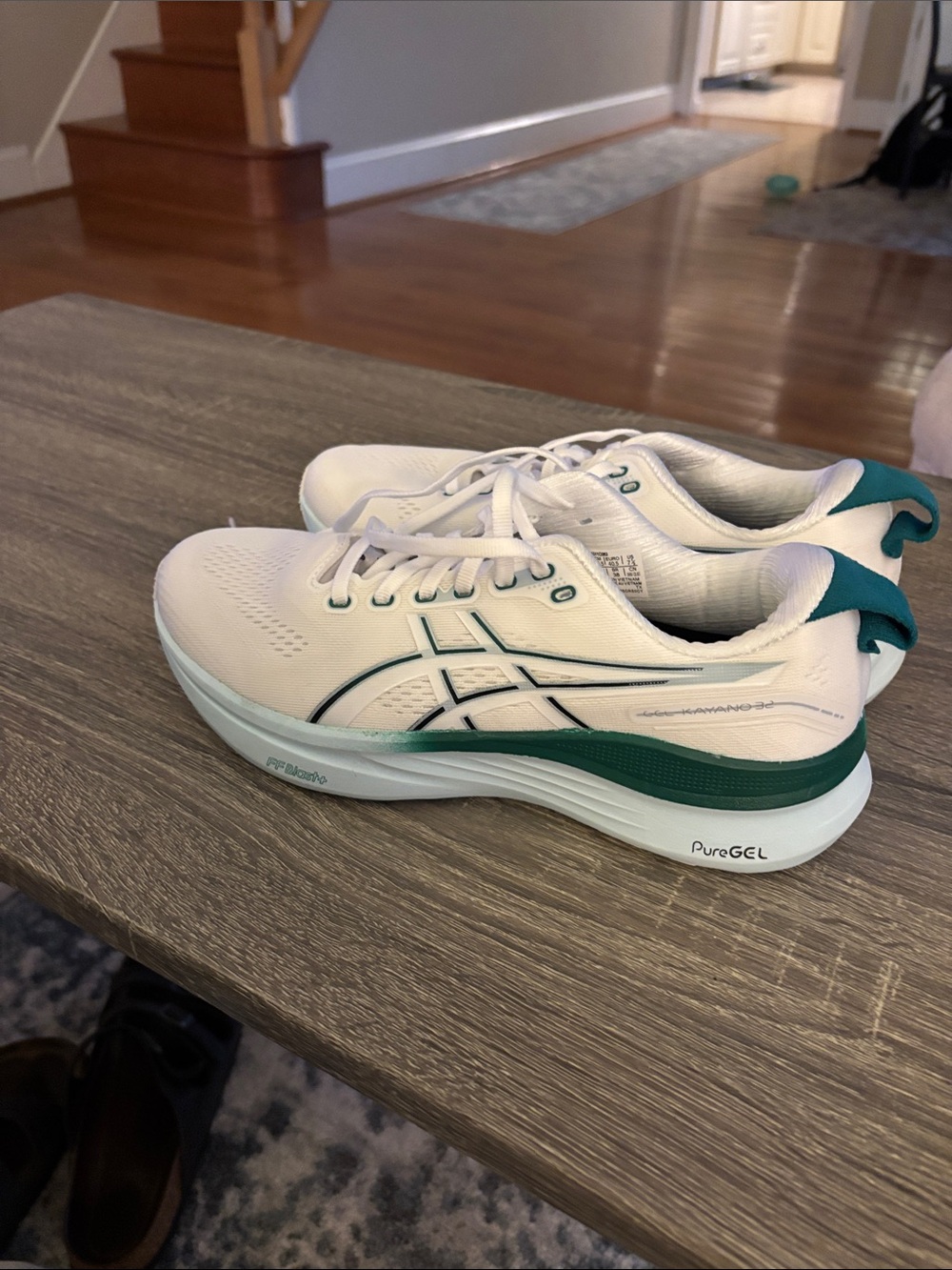 ASICS  Kayano 32 - Picture 3 of 6